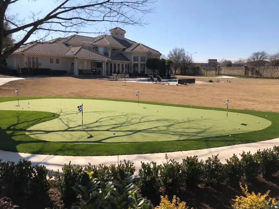 putting-green-in-my-backyard-how-much-space-do-i-need