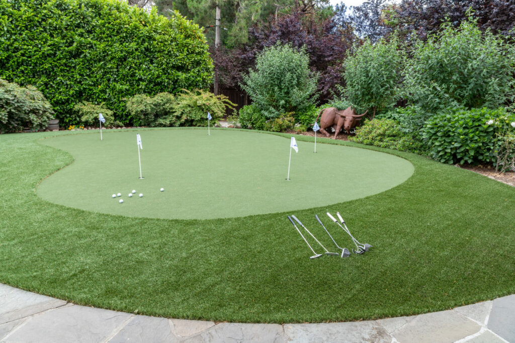 Four Key Benefits of Using Artificial Turf for Commercial Putting Greens