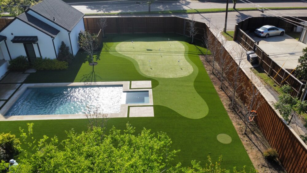 Professional Turf Maintenance: Keep Your Texas Lawn Looking Fresh Year-Round