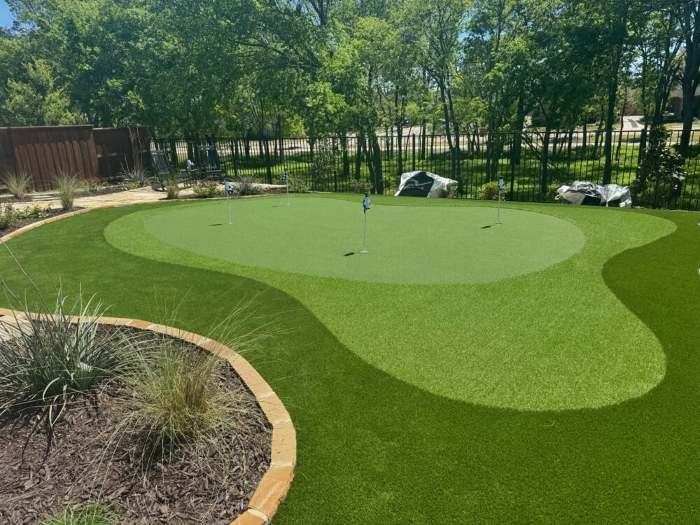 Why Are Homeowners Adding Putting Greens to Their Backyards?